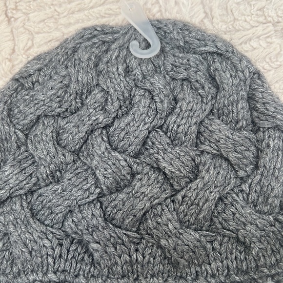 J. Crew wool blend grey cable knit winter hat, bibbed button detail, NWT - Picture 4 of 16